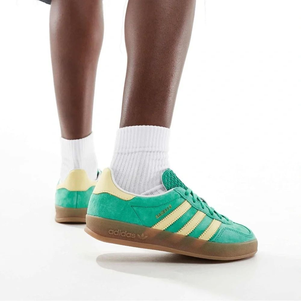 ADIDAS Originals Gazelle Indoor sneakers with gum soles Women’s - Picture 3 of 11